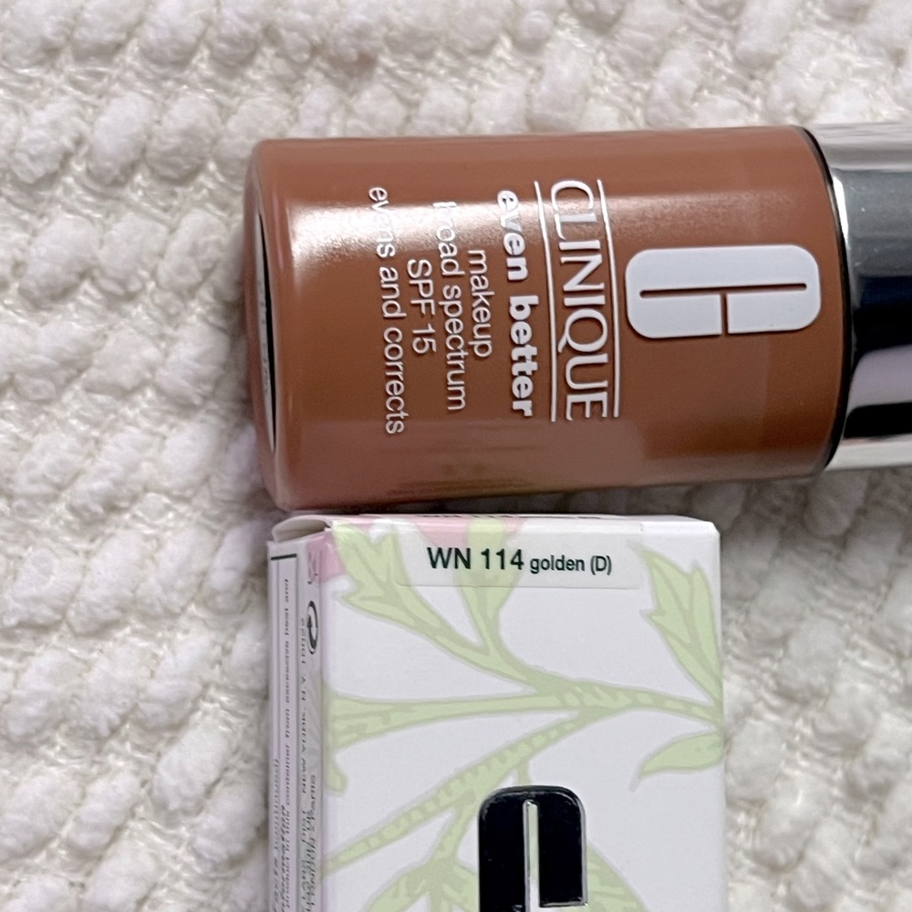 🤍Clinique Even Better Foundation SPF 15🤍 - Picture 4 of 6